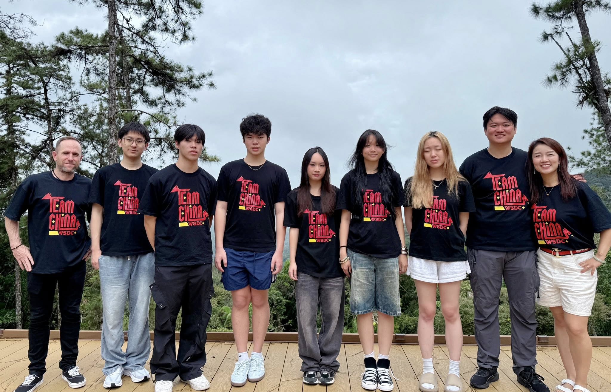 Team China WSDC Group Photo in Panama Mountain Retreat